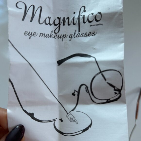 Magnifico Eye Makeup Glasses - Picture 8 of 8